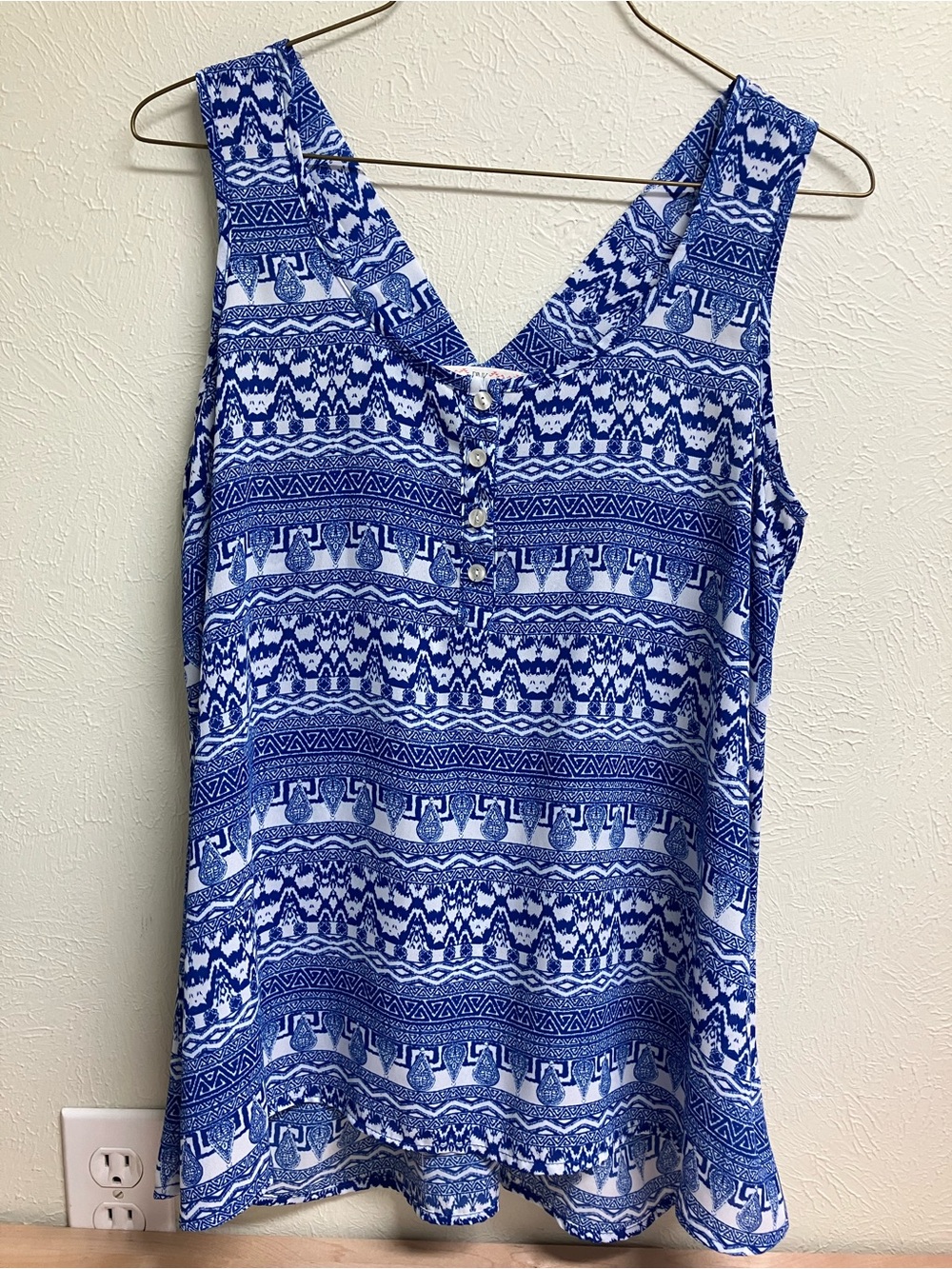 Pink Republic Blue and White Printed V-Neck Tank